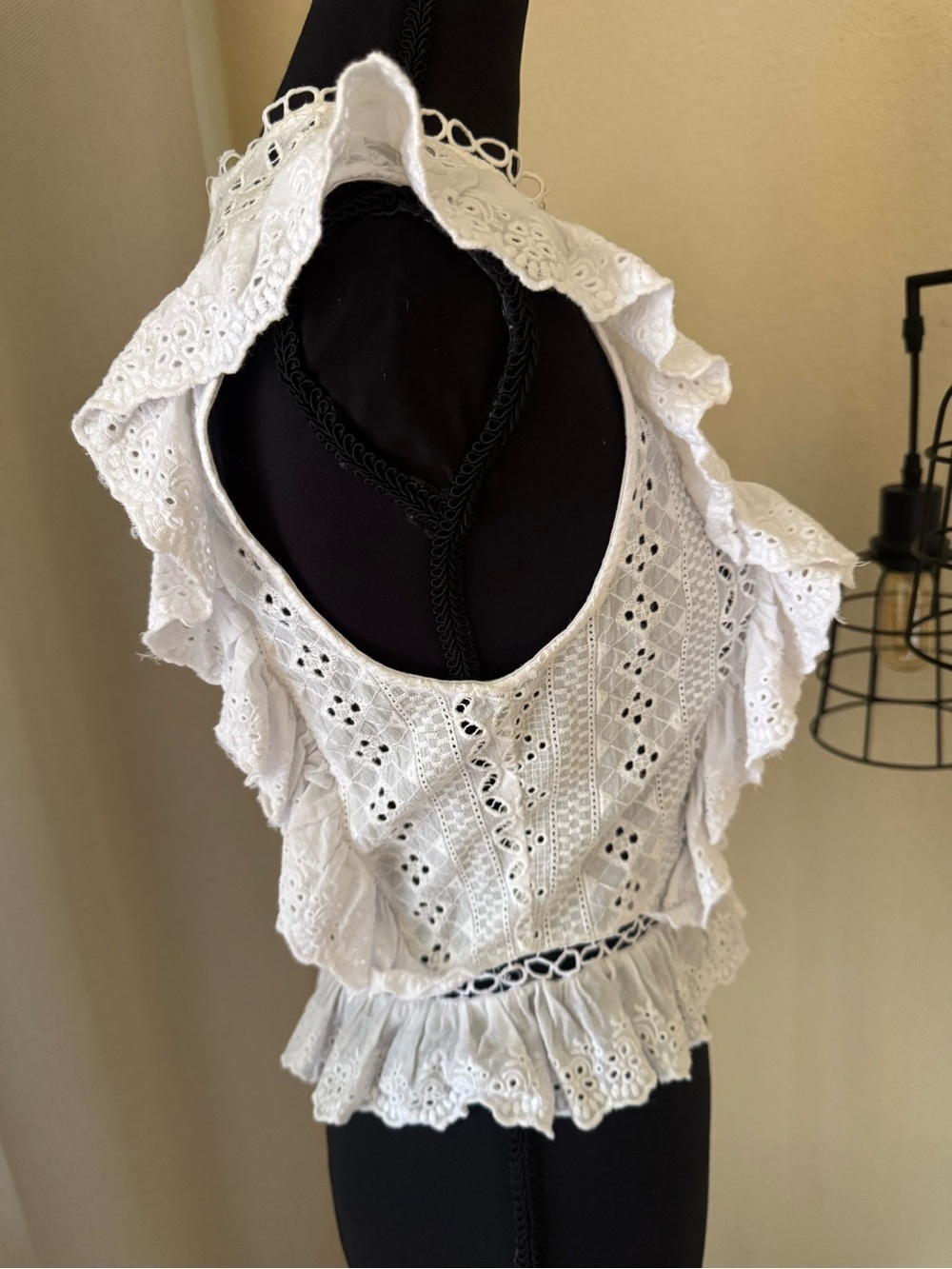 DO+BE White Eyelet Ruffle Lace Peplum Top Size Small - Picture 4 of 9